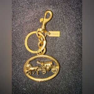Fashion Gold Keychain with Horse and Carriage
